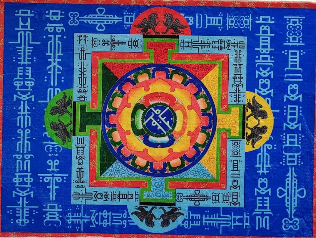 Ковёр № 45. "Дворец". Размер 100 Х 76 см. "Видишь этого мальчика, старый мудрец? Он песком забавляется - строит дворец. Выставка "Тайные смыслы Омара Хайяма, зашифрованные в коврах". МВК "Цейхгауз". Астраханский музей-заповедник. 2025 г.