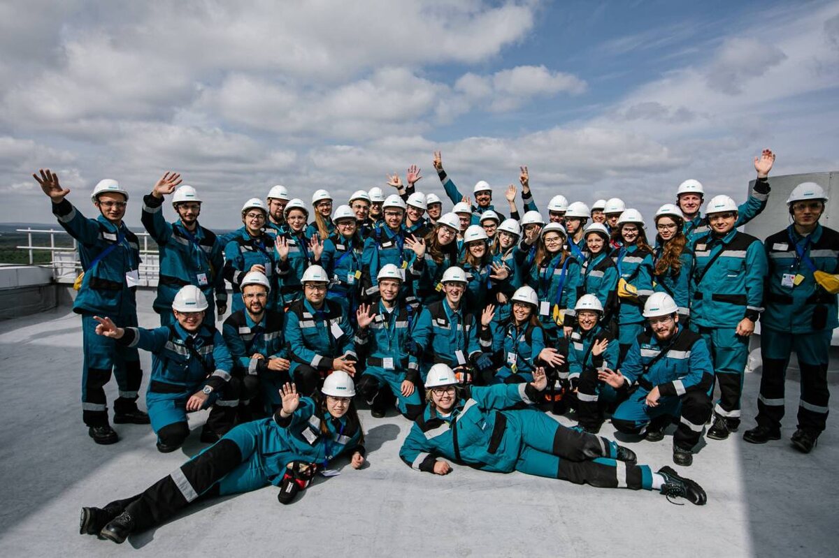    Глава Башкортостана Радий Хабиров поздравил коллектив завода «ПОЛИЭФ» с юбилеем