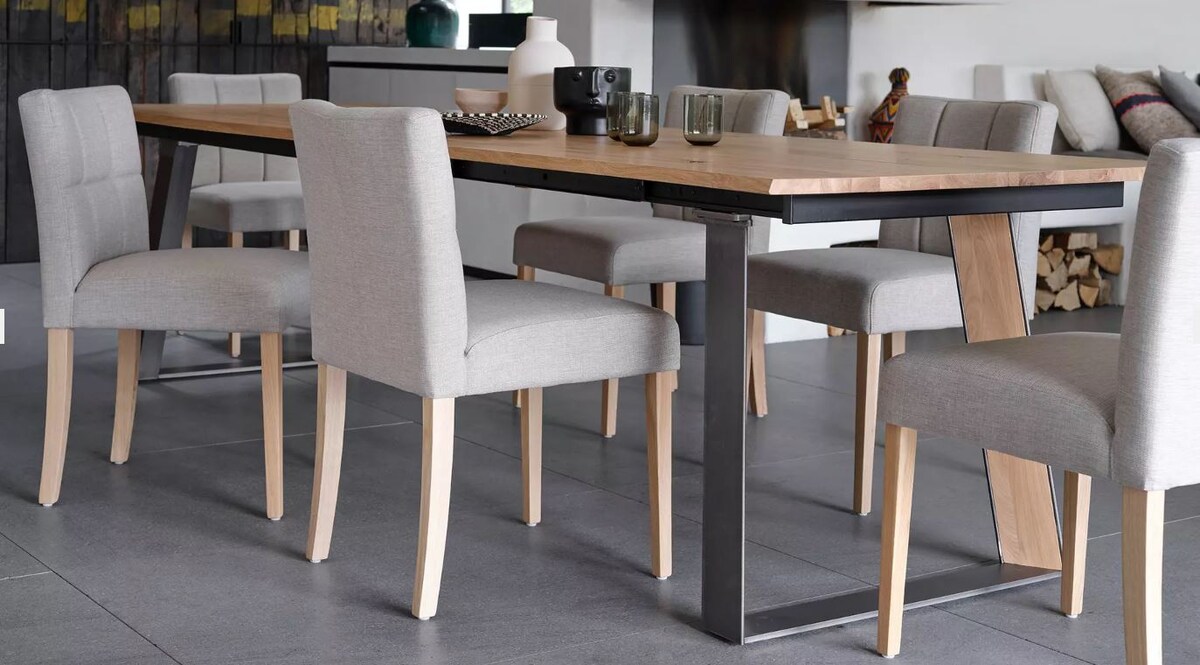 аждая наша мебель производится à la demandeпо  запросу, согласно спецификациям клиентов Mobitec. В результате получается  предмет мебели, который выглядит как вы и идеально вписывается в ваш интерьер.