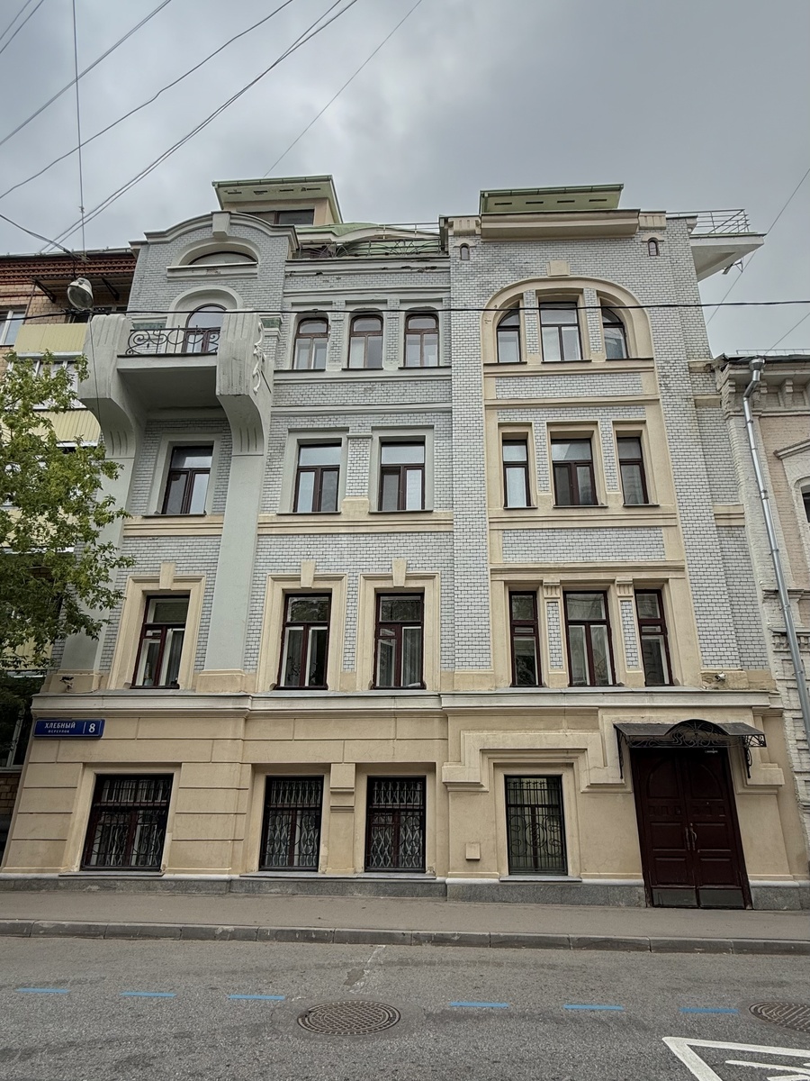 Фото автора канала. Доходный дом протоиерея К. И. Богоявленского.