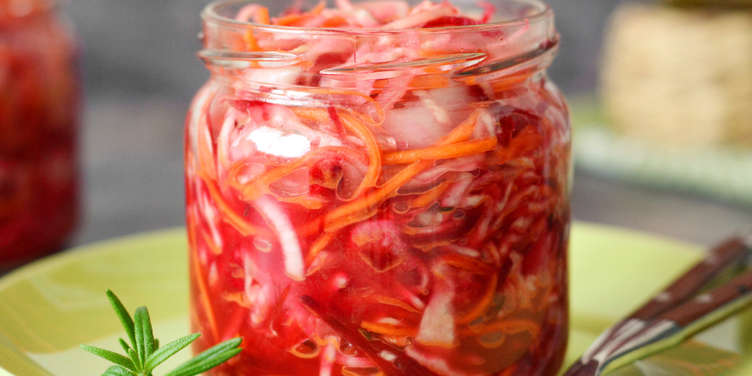 Сочная маринованная капуста за 2 часа: хрустящая и яркая закуска, которая поднимает аппетит и настроение