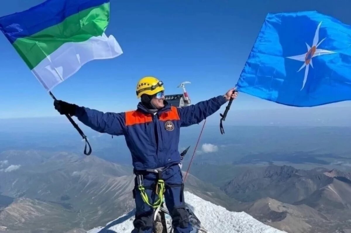    Спасатель из Коми Сергей Аюгов поднялся на Эльбрус