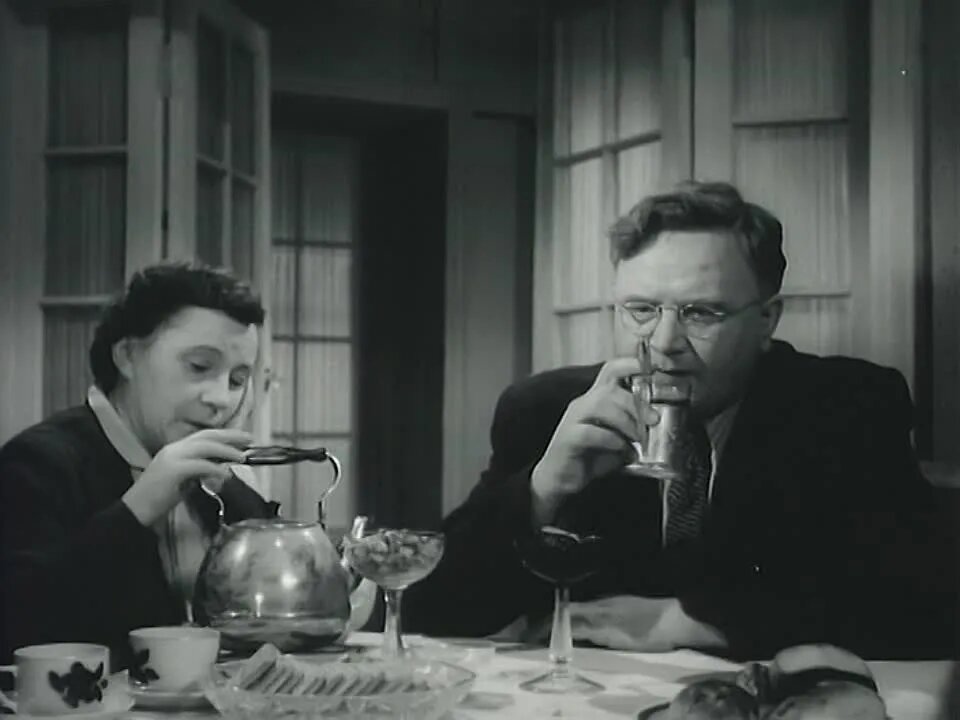 Аверины-старшие за чаем