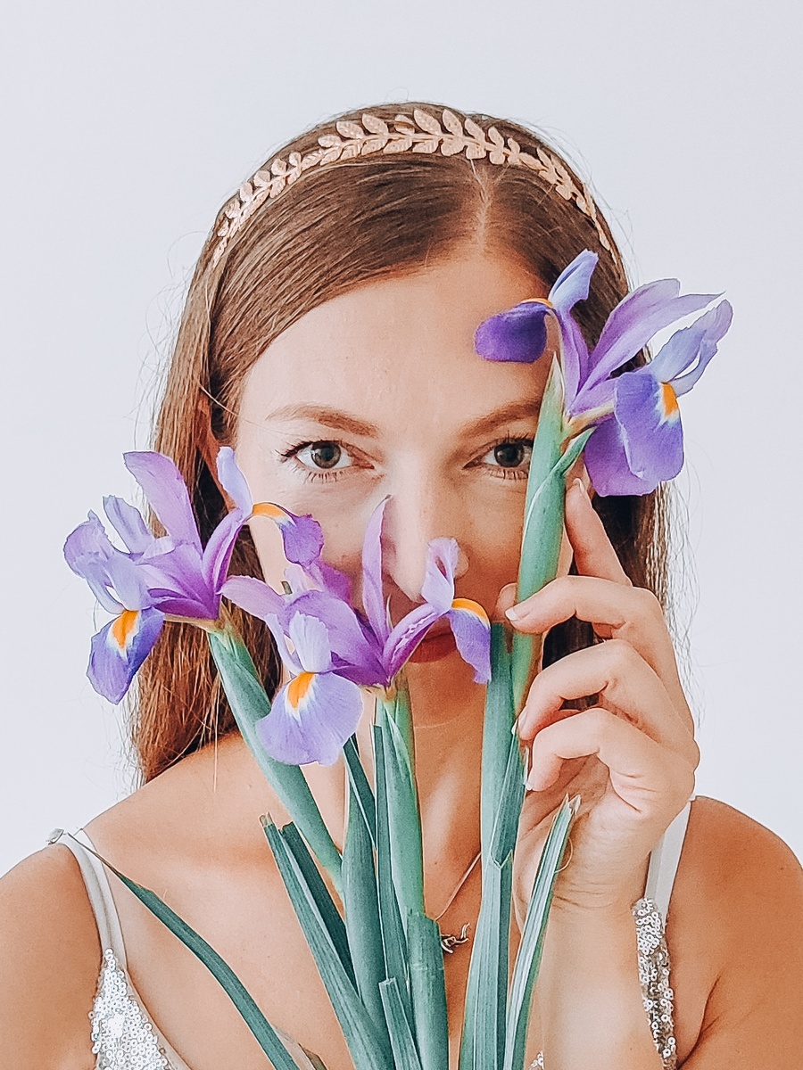 Художница Женя Лазукина