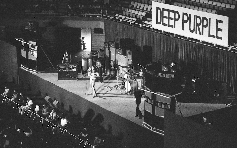 «Ты чувствуешь атмосферу»: Deep Purple в Ниппон Будокане в 1972 году. Фото: Ко Хосебе/Shinko Music