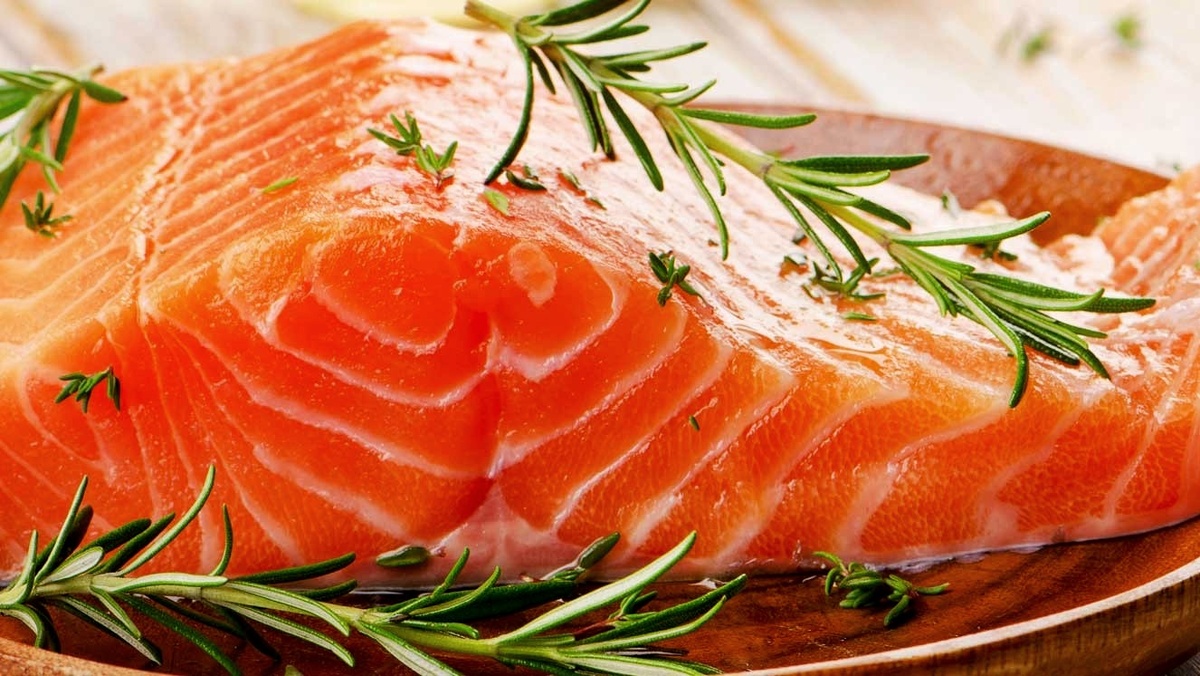 Стейк красной рыбы