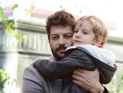 Фото из открытых источников. Али- Кемаль с сыном Эфе.