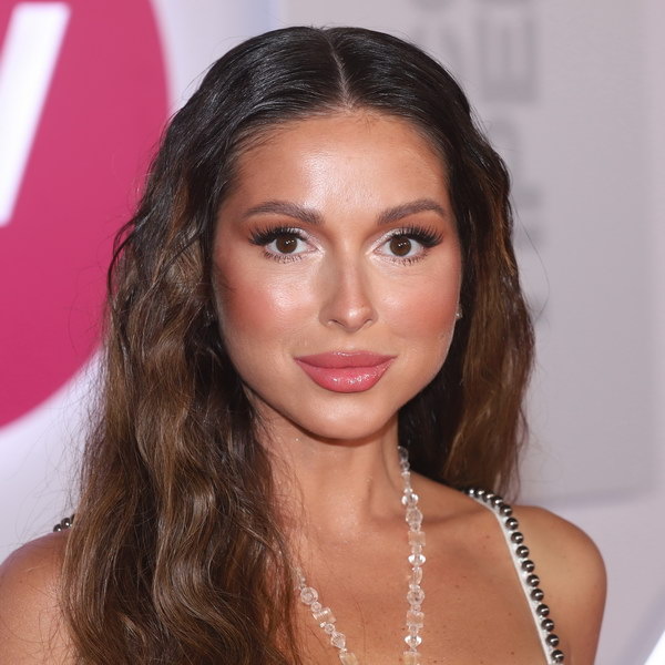     Нюша рассказала, зачем ушла от отца-продюсера