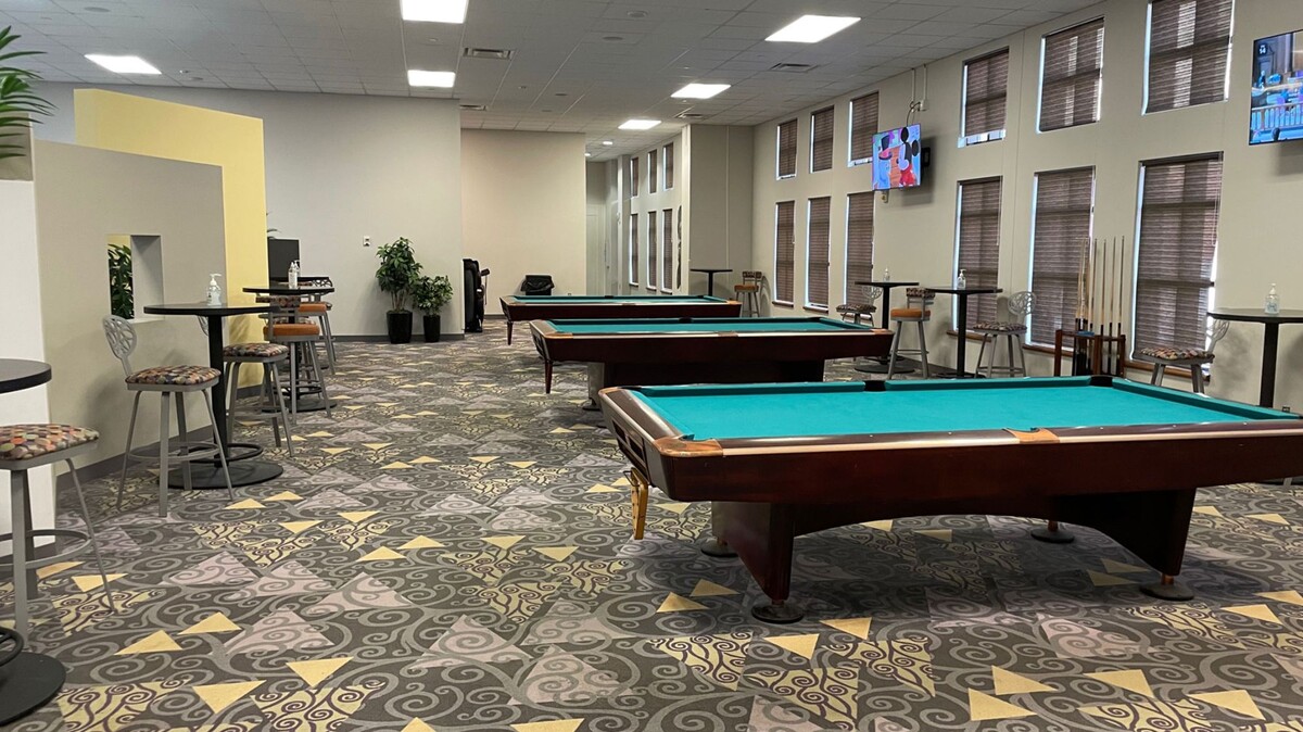 Это не бильярдная в центре города, если что.