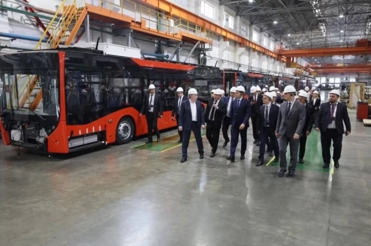    Глава Минпромторга РФ прокатился на новой модели челябинского троллейбуса