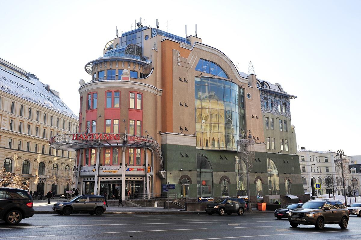 Arsenie Krasnevsky / Shutterstock / FOTODOM📷Торговый центр «Наутилус»