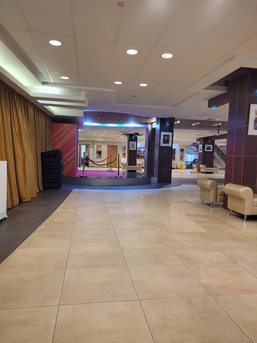 Театр эстрады, холл