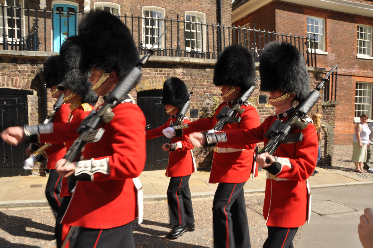 АНГЛИЙСКАЯ ГВАРДИЯ НА МАРШЕ.
