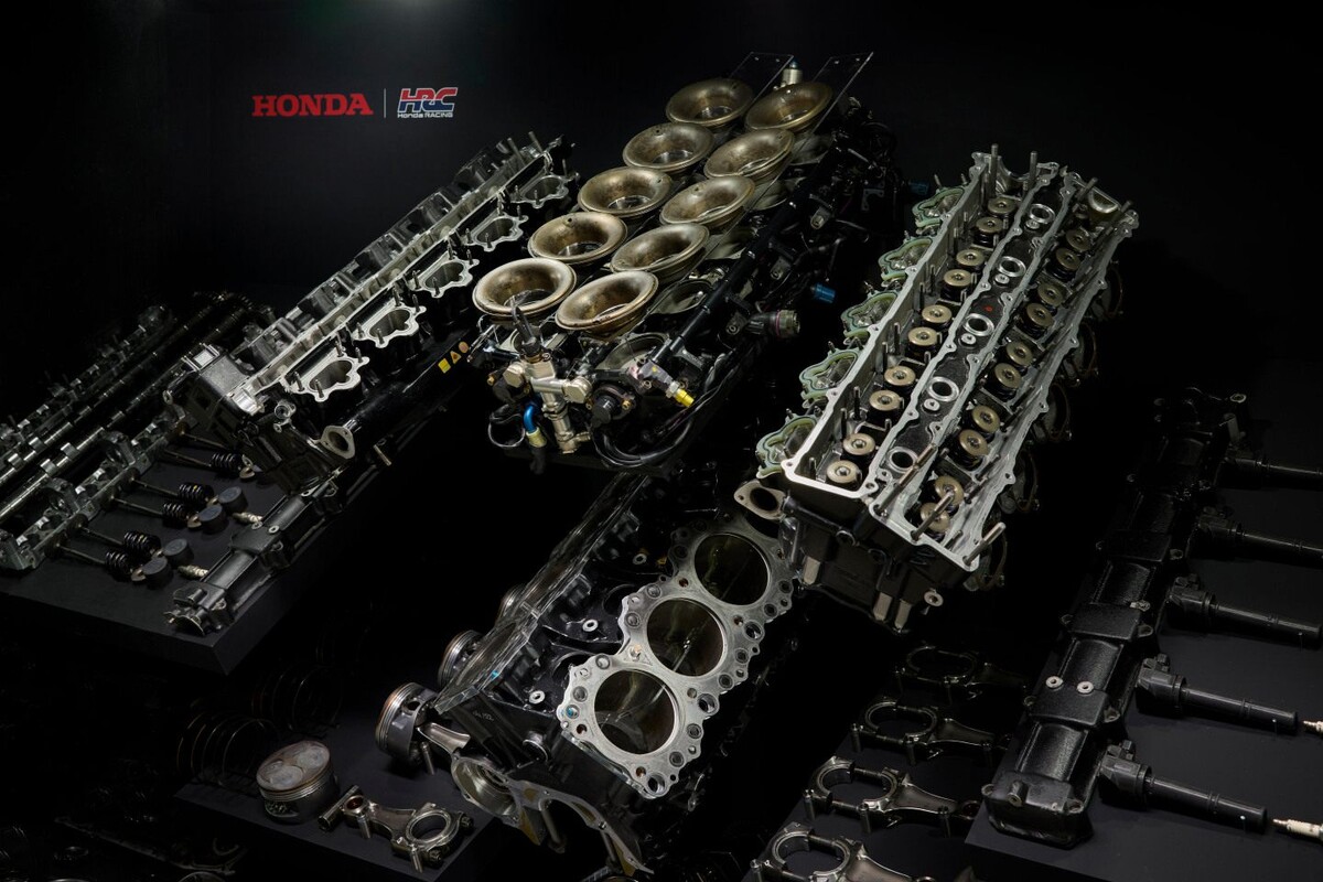    Последний двигатель Honda Формулы 1 Айртона СенныФото: Bonhams Auction