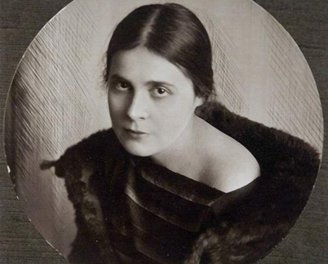 Лиля Юрьевна Брик