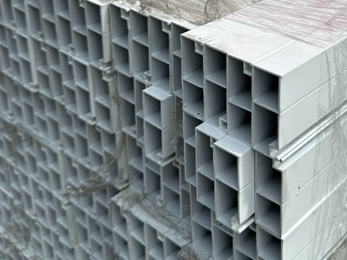 2 камеры усиленного дверного профиля, © SSK Industry