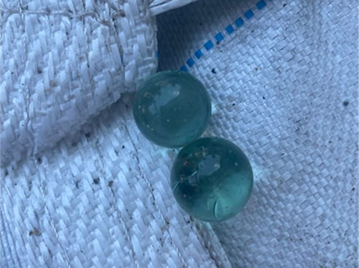 Сырьё: стеклянные шарики, из которых формируется нить, © SSK Industry