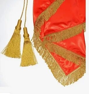 Шнуры с кистями.