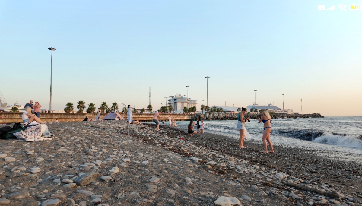 Побережье Чёрного моря. Сочи. Стоп-кадр из видео