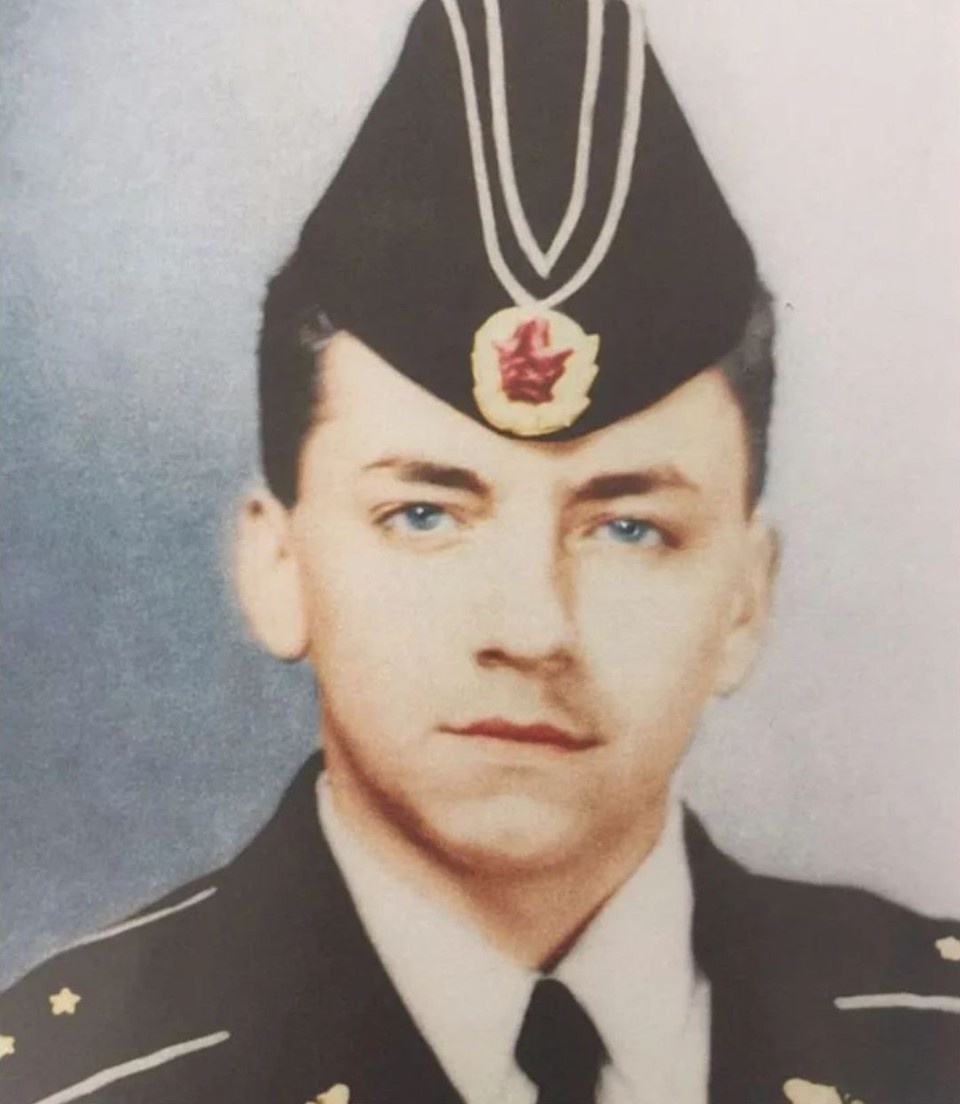 Александр Алексеевич говорит, что брат был дружелюбным и отзывчивым человеком. Фото: архив семьи. 