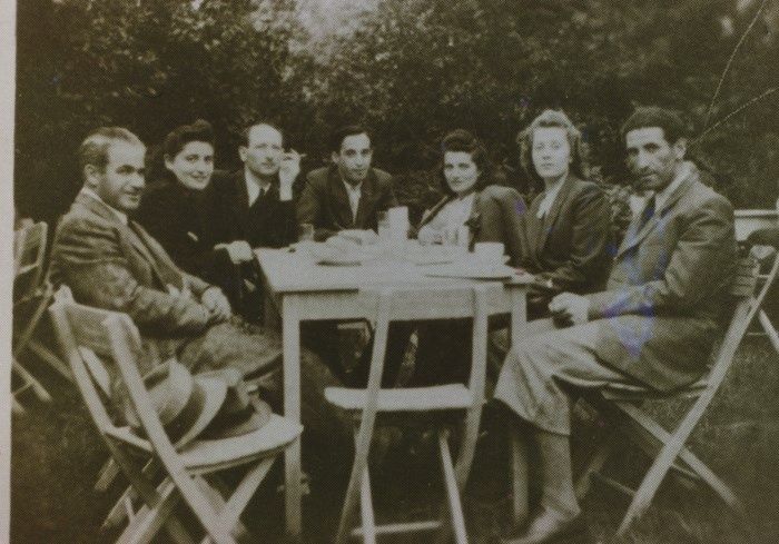 Ирена Гут (вторая справа) с членами семьи, которых она спасла