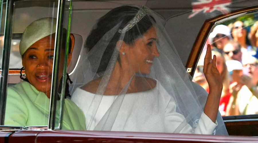 "Ой, Меган, ты глянь - тут настоящие короли и королевы и все такое!.." Источник фото: mainstyles.ru