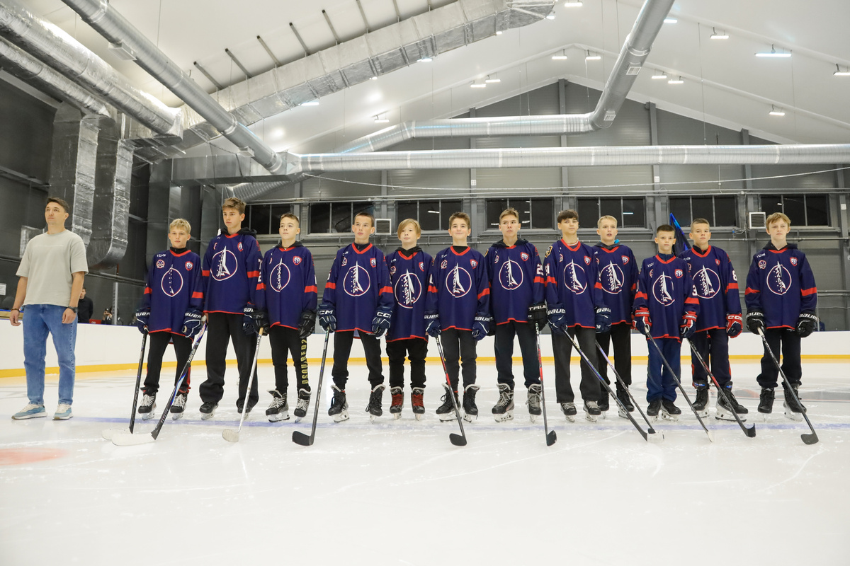 Церемония вручения клубных джерси "Буран" Москва