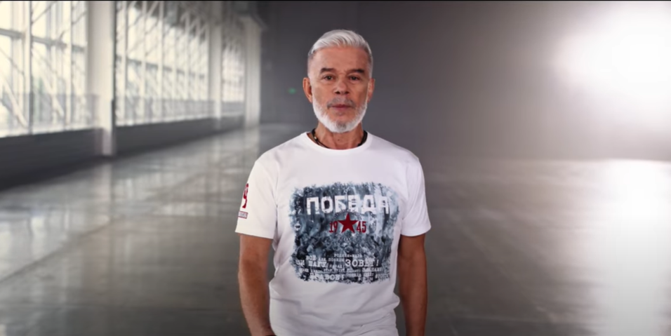 Стоп-кадр из клипа Олега Газманова "Время героев"