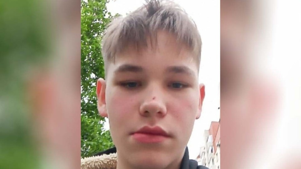 14-летний мальчик в черной панаме без вести пропал в Петербурге