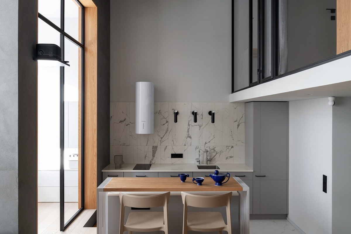 На фото: интерьер кухни-гостиной в квартире 68,5 кв.м, ЖК «Рассказово». Архитектор: Наталия Рыбакова, студия Zeworkroom; фотограф: Даниил Анненков