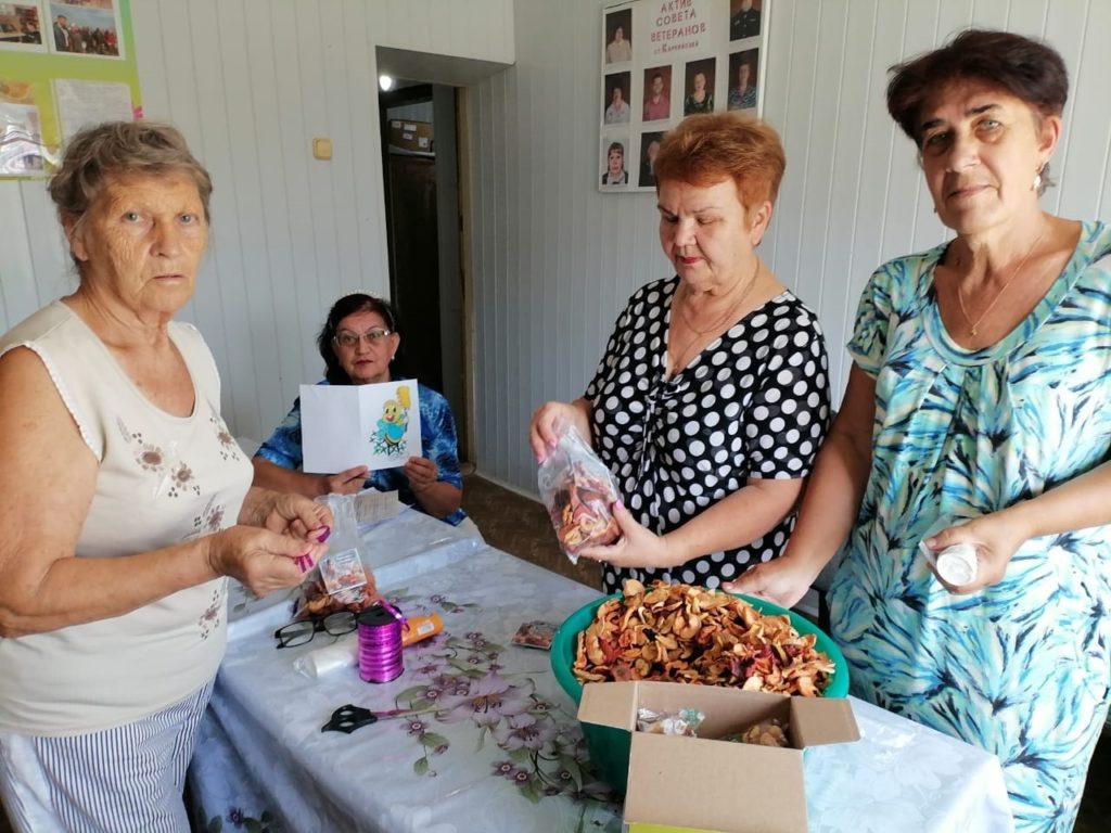    Фото добровольцев.