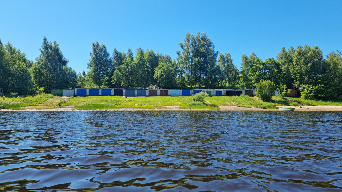 Настоящие речные “дома” для лодок и снастей! 🚤🏡
