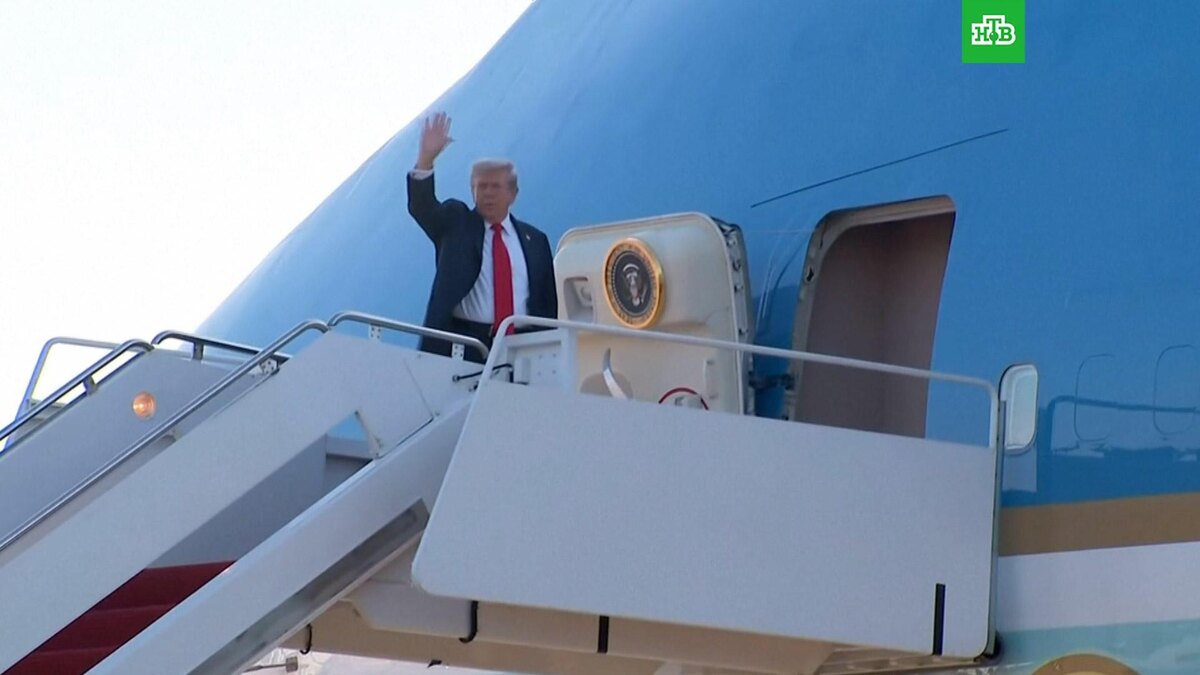    Трамп вылетел на Аляску на переговоры с Путиным