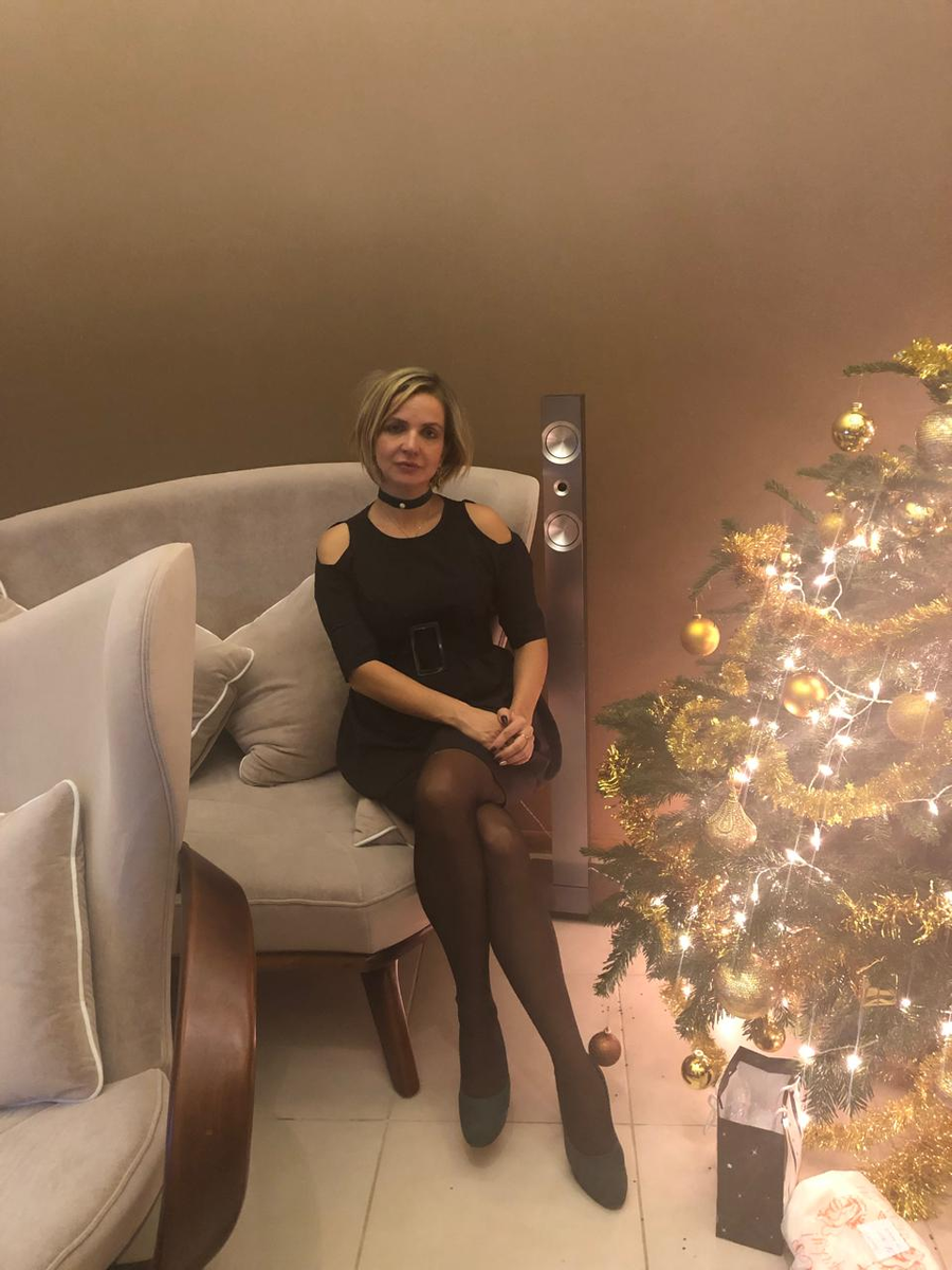 Лично для меня период декабря всегда Мега усталость и перегруз, закрытие года, масса мероприятий и дни рождения детей, Новый год. И вот все на лице и даже в волосах.