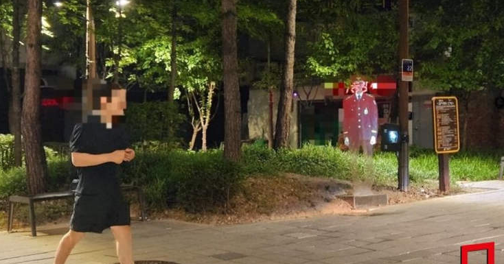 Стоит тут, как призрак убиенного преступниками полицейского