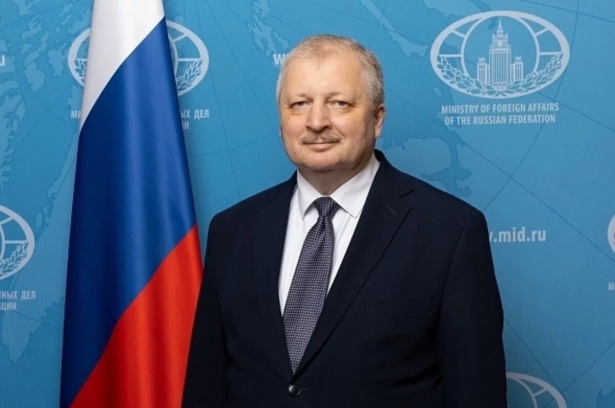    Дарчиев: на саммите на Аляске затронут всю повестку дня отношений РФ и США