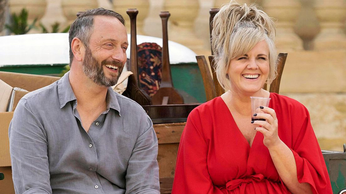 кадр из сериала "Расследование мадам Блан"