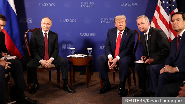     Фото: REUTERS/Kevin Lamarque   
 Текст: Вера Басилая