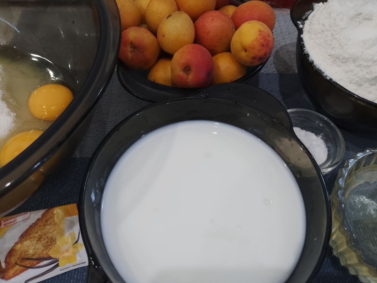 Ингредиенты для приготовления абрикосового пирога