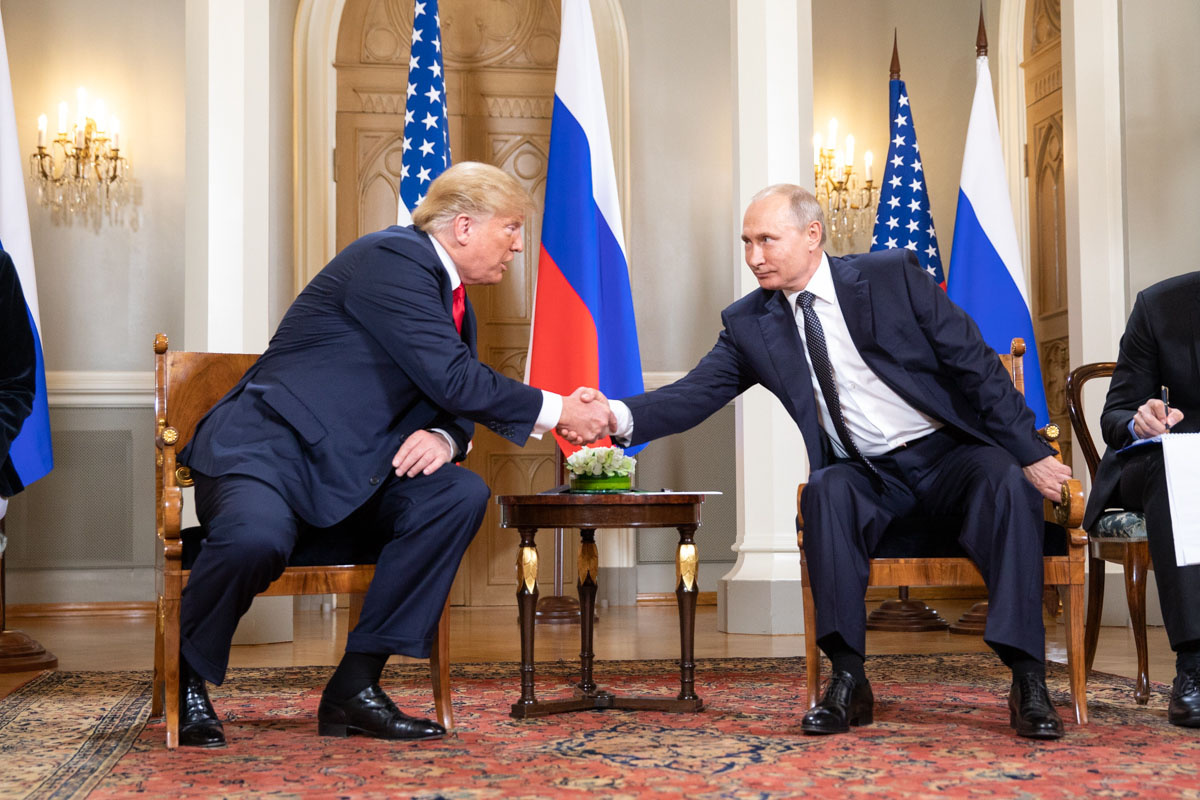 Историческая встреча началась.  Фото: flickr.com / Trump White House Archived / Official White House Photo by Shealah Craighead (Public domain)
