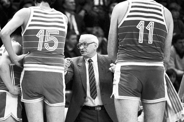    Александр Гомельский (в центре). Фото: Игоря Уткин / ТАСС