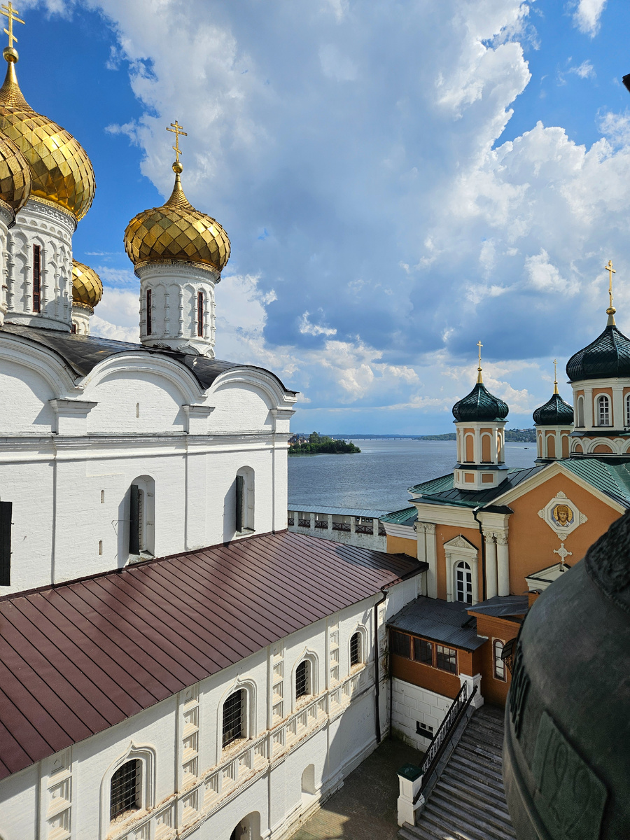 Смотровая площадка на звоннице. Виды прекрасные! 😍