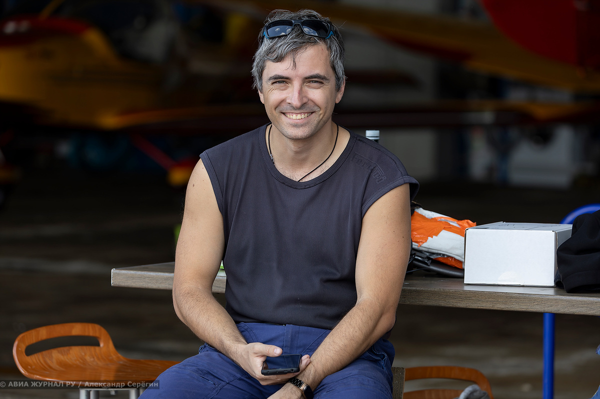 Александр Васильев, Су-26, аэродром Большое Грызлово, Фото Александр Серёгин, АВИА ЖУРНАЛ РУ