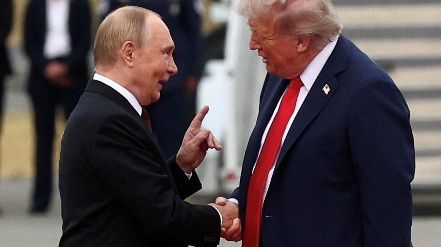    Фото: Reuters/Kevin Lamarque; 5-tv.ru