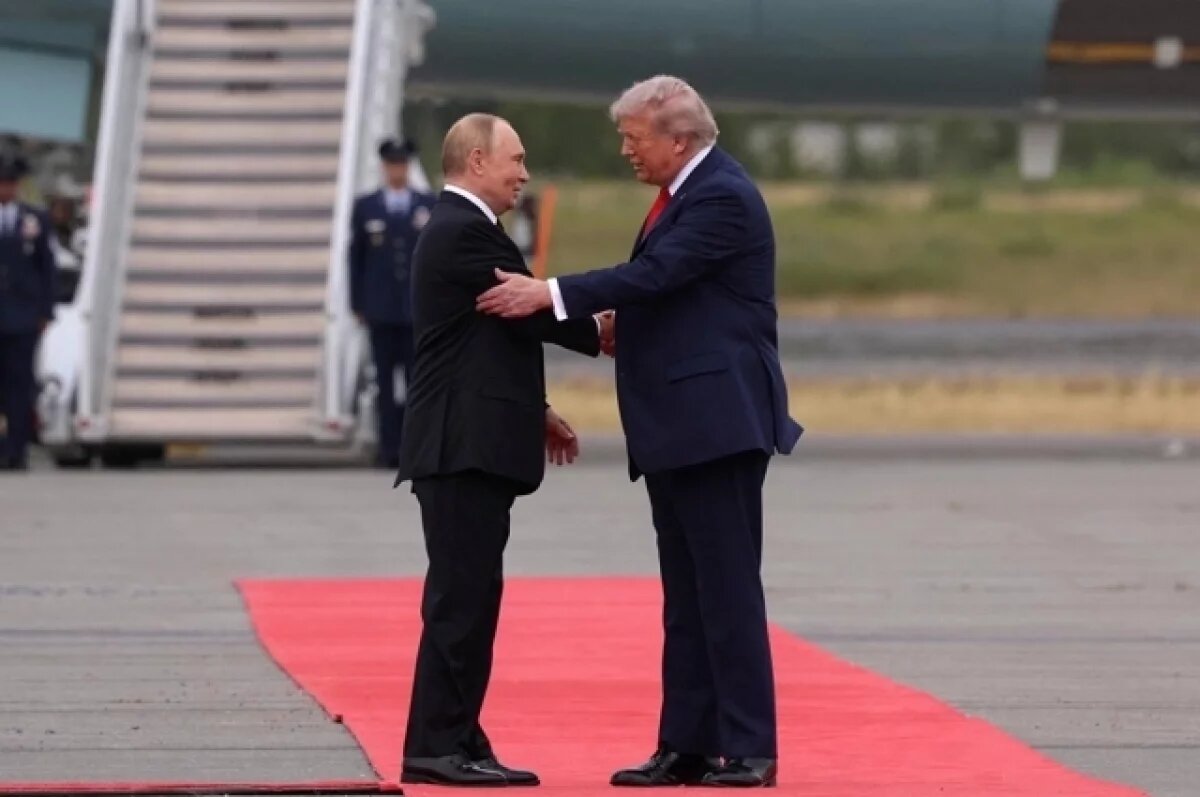    Путин назвал логичным проведение саммита на Аляске