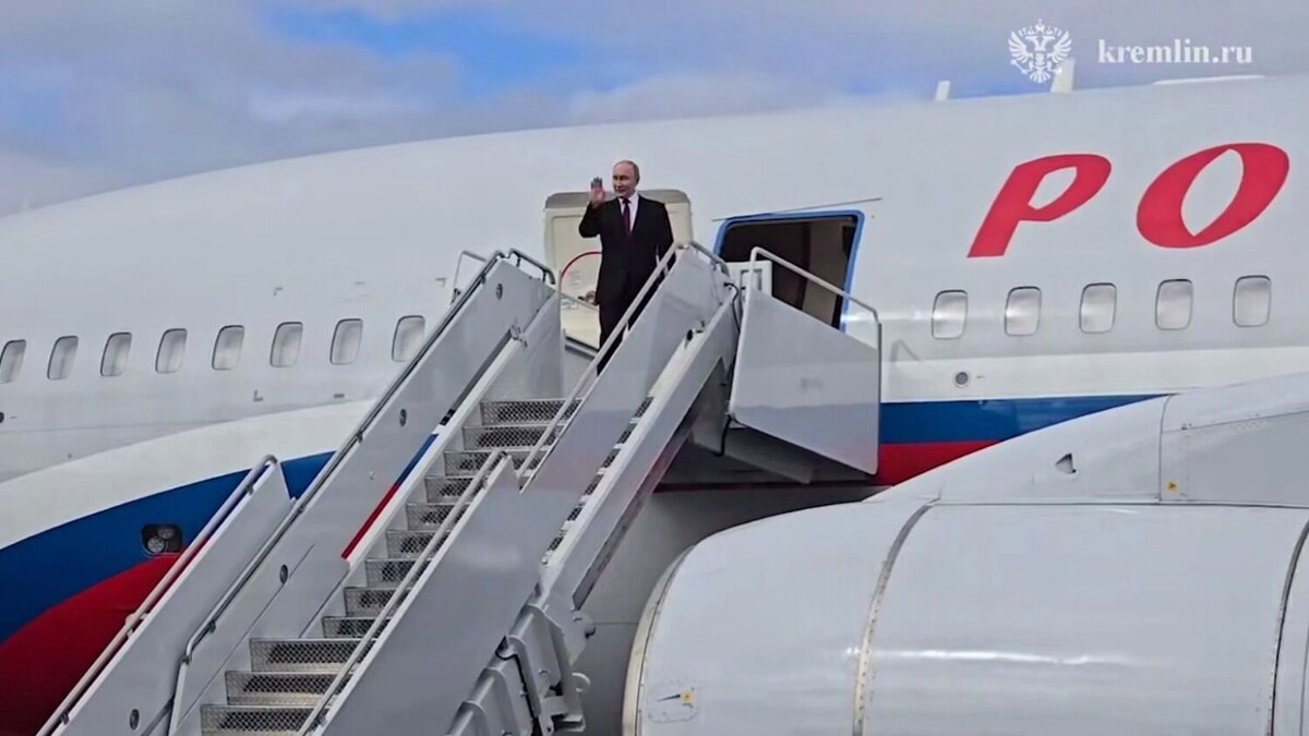 Владимир Путин покидает Аляску после встречи с Дональдом Трампом. Фото: Стоп-кадр видео/пресс-служба Кремля