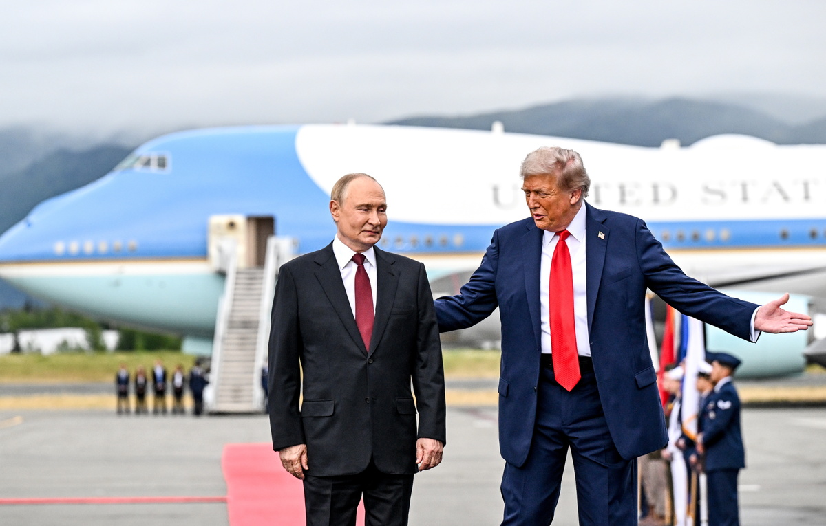    Владимир Путин и Дональд Трамп в Анкоридже (штат Аляска)