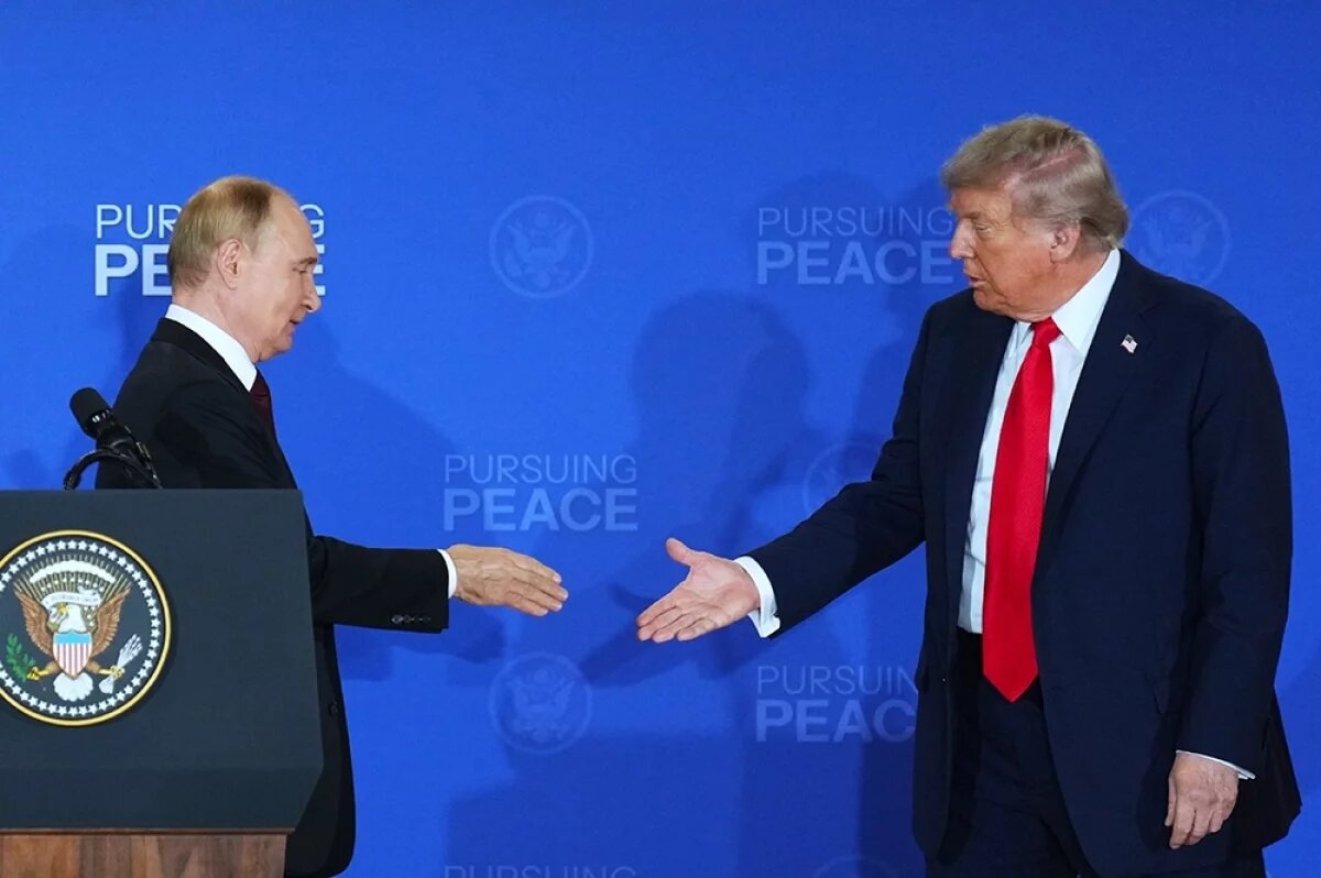    Владимир Путин и Дональд Трамп.