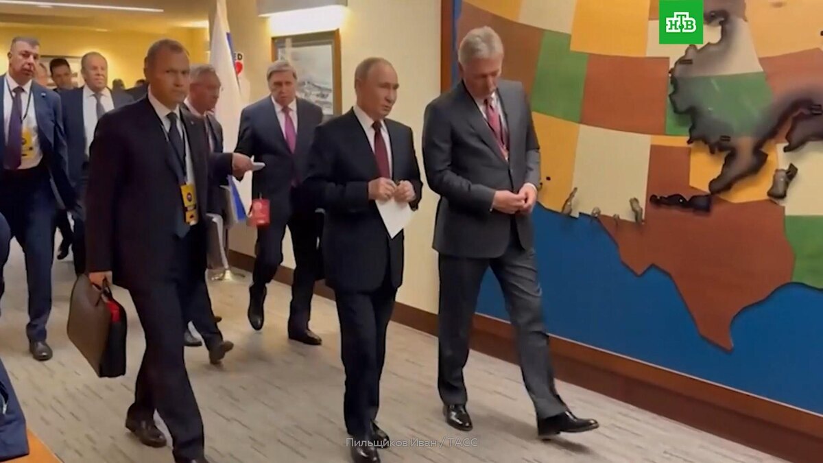    Переговоры Путина и Трампа в узком составе завершились