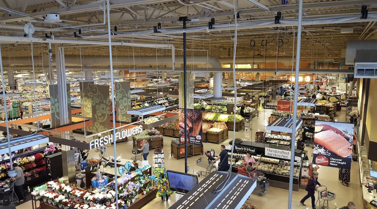 Гипермаркет Fred Meyer в Анкоридже просто огромный